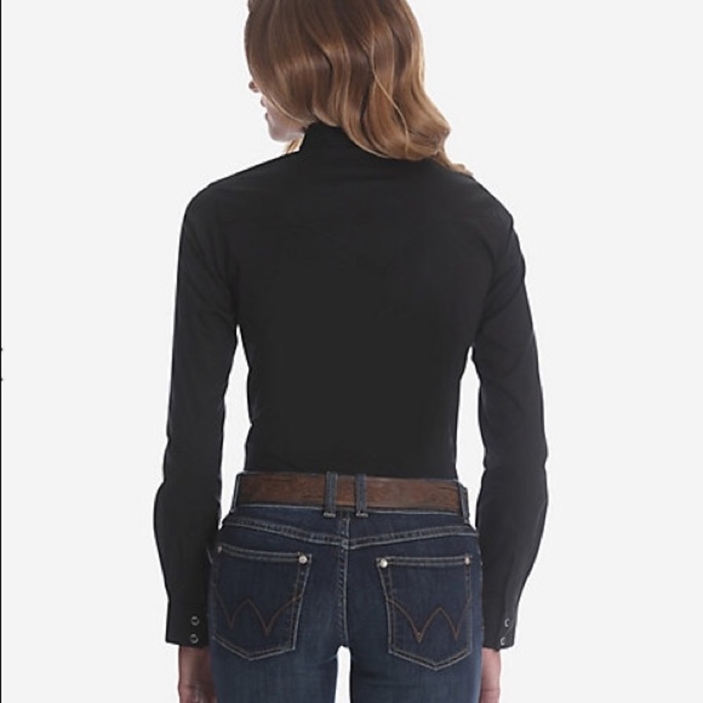 Long sleeved black snaps wranglers western shirt